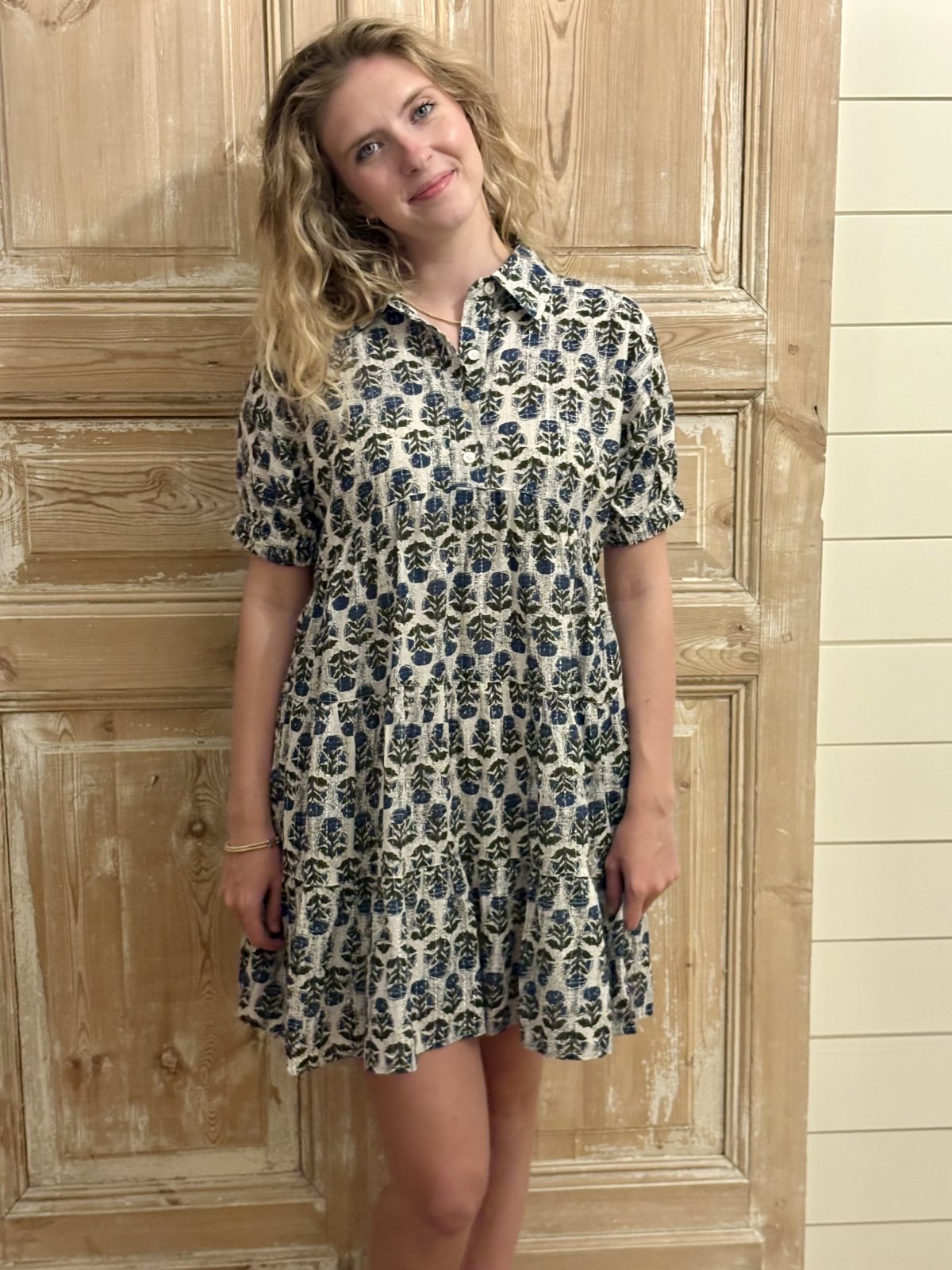 Charming Anna Dress from THML, featuring a floral print. Perfect for coastal boutique clothing and summer styles.