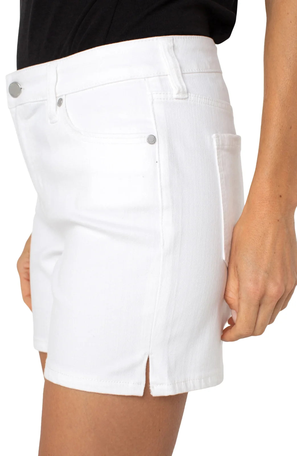 LP Vickie Short in Bright White, a stylish mid-rise denim short with slit hem, perfect for beach days and coastal boutique outfits.