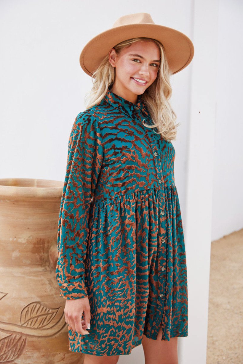 VELVET TEAL LEOPARD PRINT DRESS from Raggdoll Boutique, perfect for summer outfits Texas and trendy coastal style.