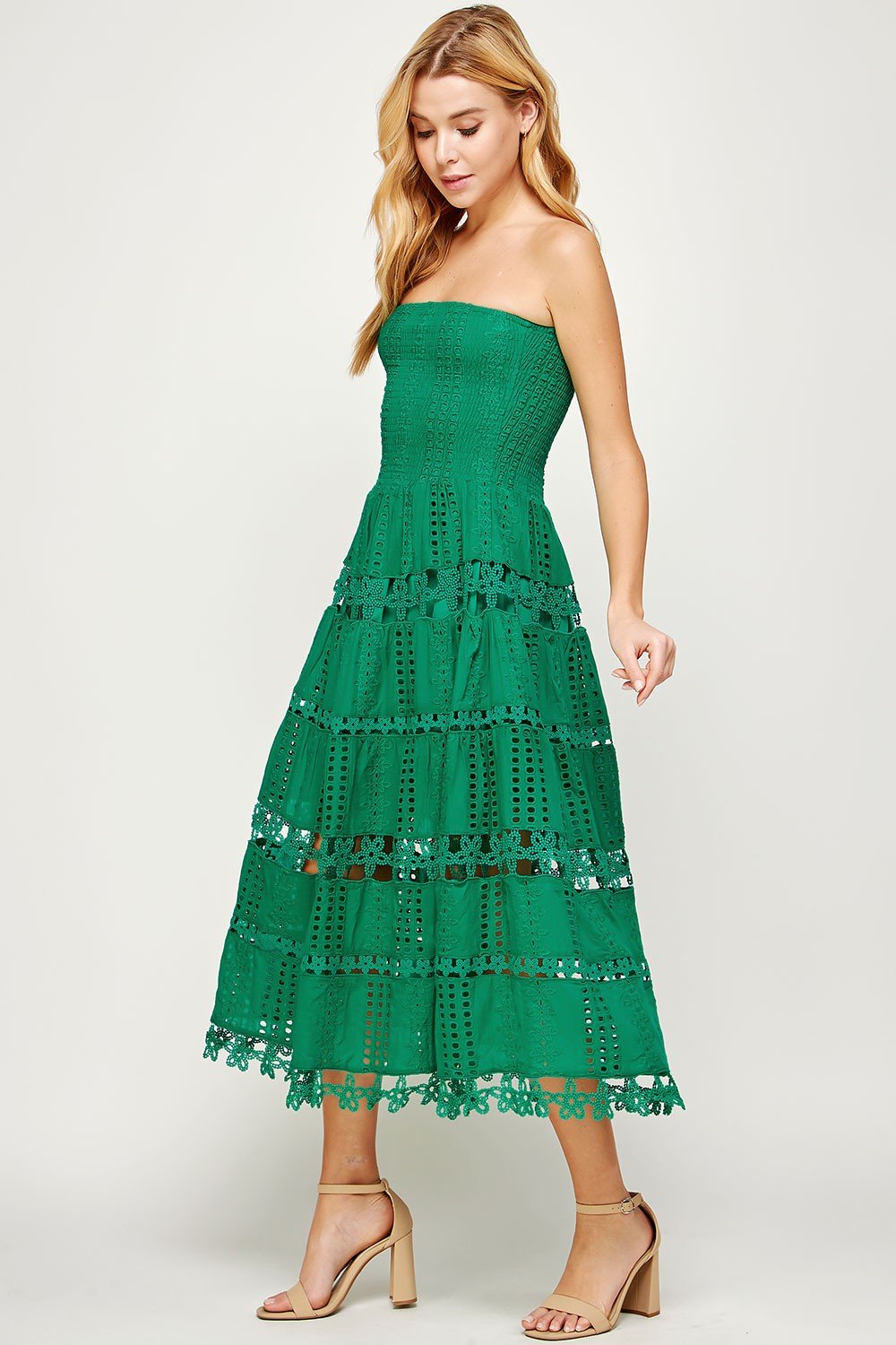 OUR FAVORITE DRESS-EMERALD from Raggdoll Boutique, a trendy coastal style perfect for summer outfits in Texas.
