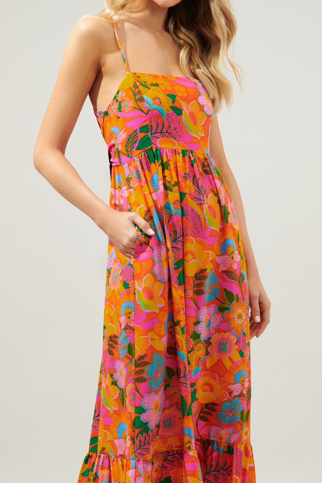 IDALIA TIE BACK MAXI DRESS from Raggdoll Boutique featuring vibrant florals, perfect for summer outfits Texas.
