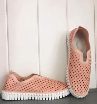 ADOBE ROSE TULIPS by ILSE JACOBSEN 139 - trendy waterproof comfort shoes at Raggdoll Boutique in Port Aransas.