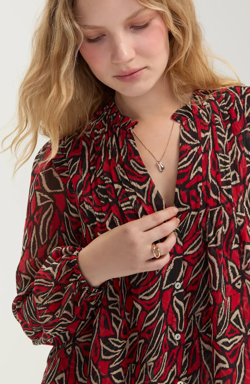 LP Long Sleeve Woven Blouse W/ Pintucks -Red/Blk