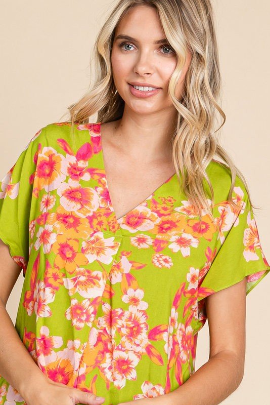 Allie Top from Raggdoll Boutique, a trendy floral boutique top for women’s clothing Port Aransas.
