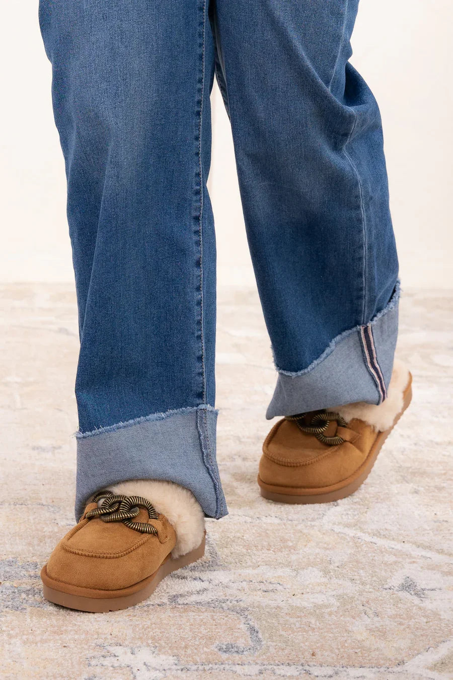 TAOS SLIDE SHOE by MATISSE (Chestnut) styled with denim, perfect for coastal fashion boutique looks.