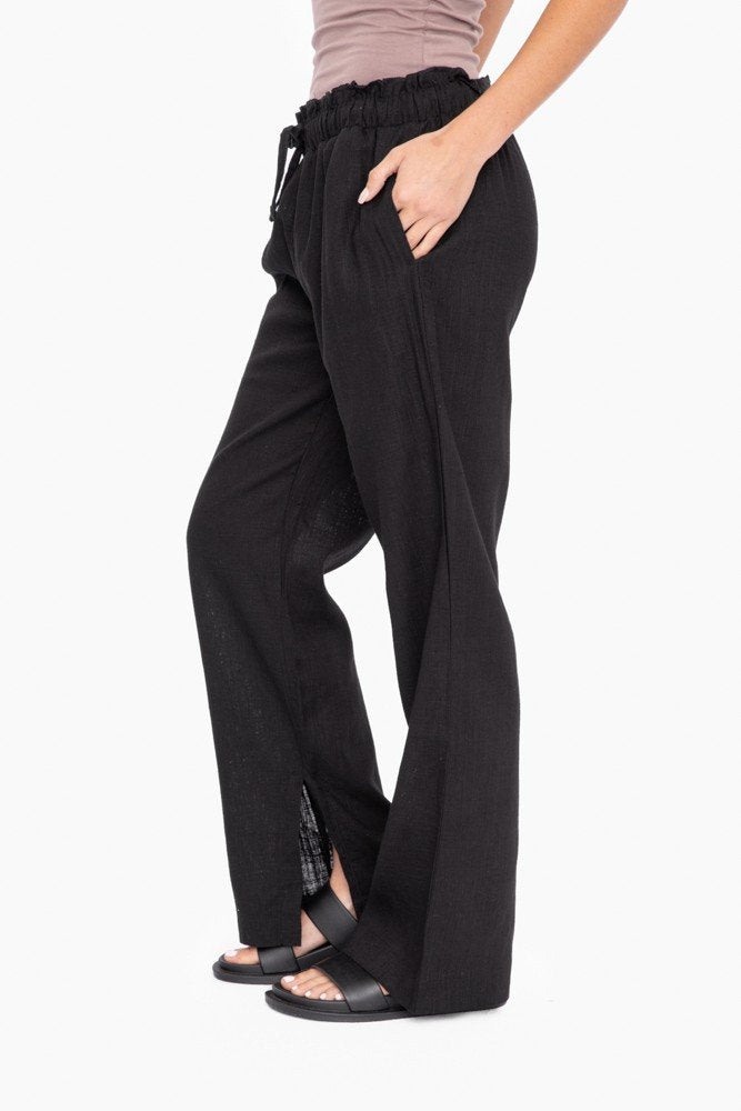 MONO B ATHLETIC PANT BLK/WHT worn with a trendy top, perfect for summer outfits Texas from Raggdoll Boutique.
