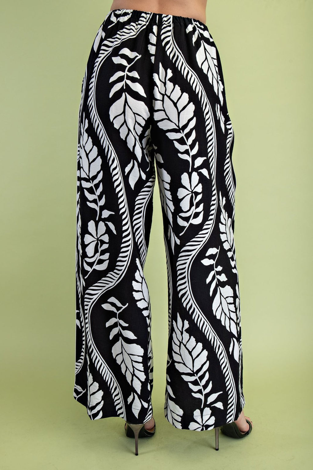 Stylish black pattern leaf drawstring pants for women, perfect for Port Aransas boutique and coastal boutique clothing.