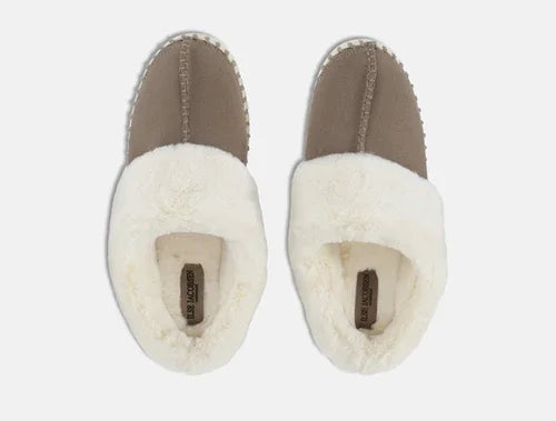 Stylish FALCON TULIP SLIPPER by ILSE JACOBSEN, perfect for beach boutiques and cozy tropical vacations.