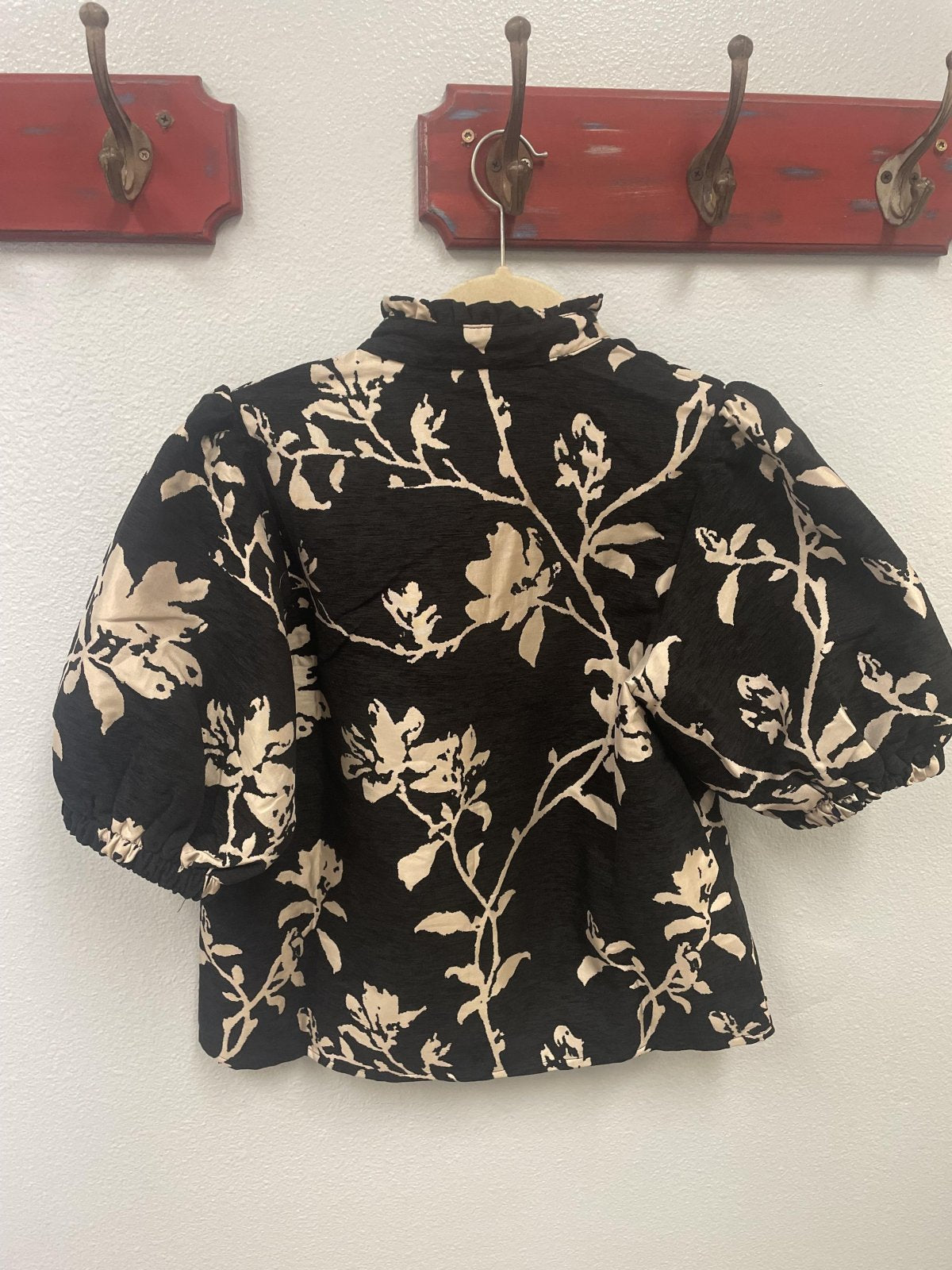 Back view of THML Black/Cream Chenille Top featuring floral design, perfect for coastal boutique clothing and curated women's fashion.