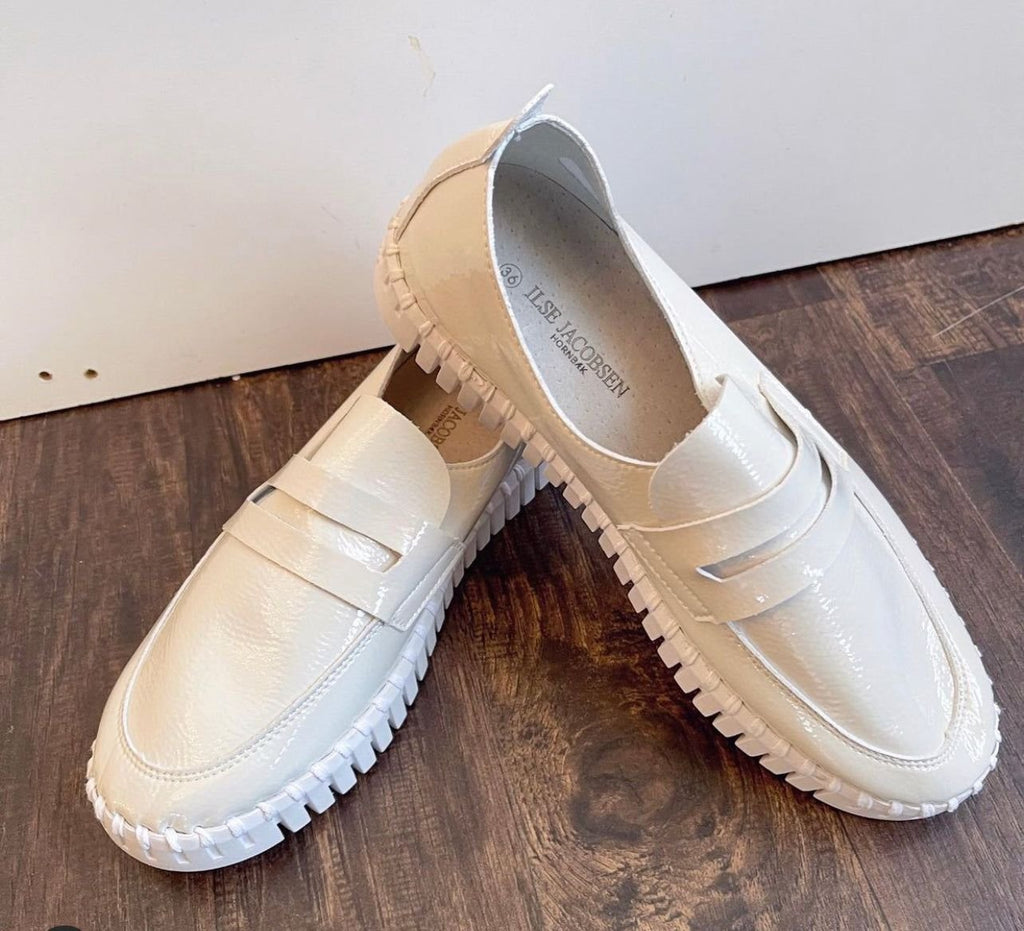 MILK CREAM LOAFER TULIP by ILSE JACOBSEN 3865 stylish patent leather shoes from Raggdoll Boutique