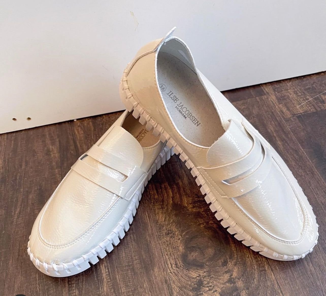 MILK CREAM LOAFER TULIP by ILSE JACOBSEN 3865 stylish patent leather shoes from Raggdoll Boutique
