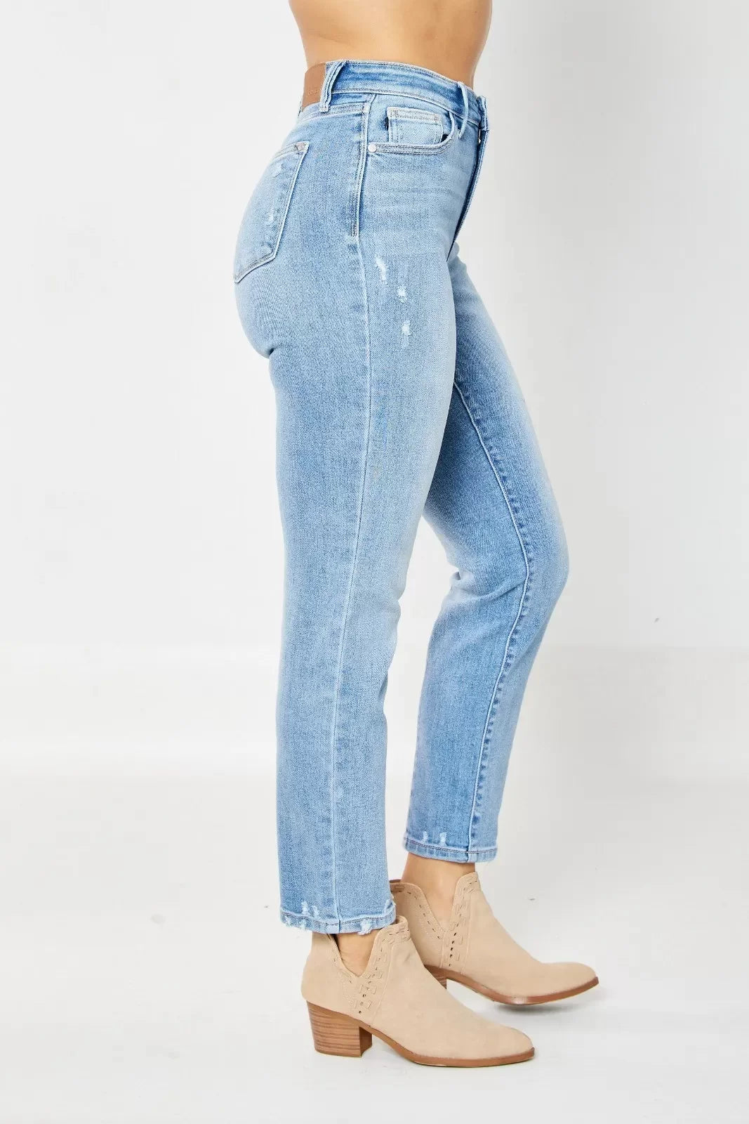 JUDY BLUE HW DESTROY & BACK HEM DART SLIM JEAN styled with boutique shoes, perfect for vacation wardrobe or summer outfits Texas.
