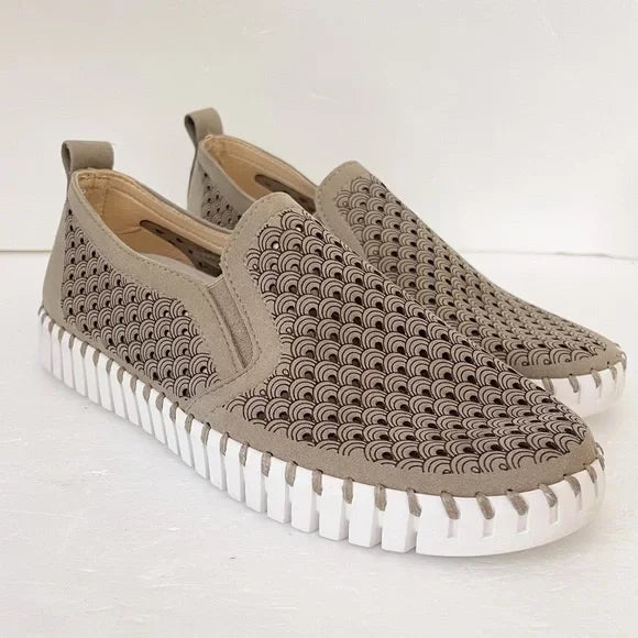 FALCON TULIPS by ILSE JACOBSEN 140 stylish boutique shoes for trendy coastal style summer outfits Texas