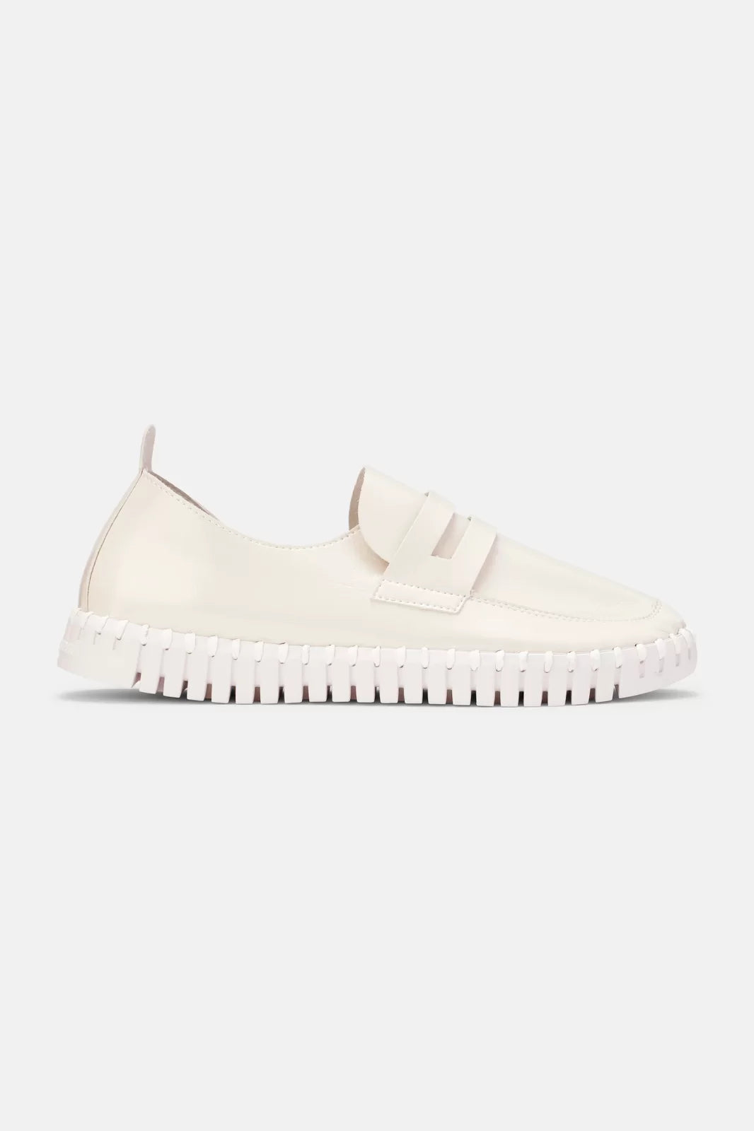 MILK CREAM LOAFER TULIP by ILSE JACOBSEN 3865 - trendy coastal style loafer with a comfortable design from Raggdoll Boutique.
