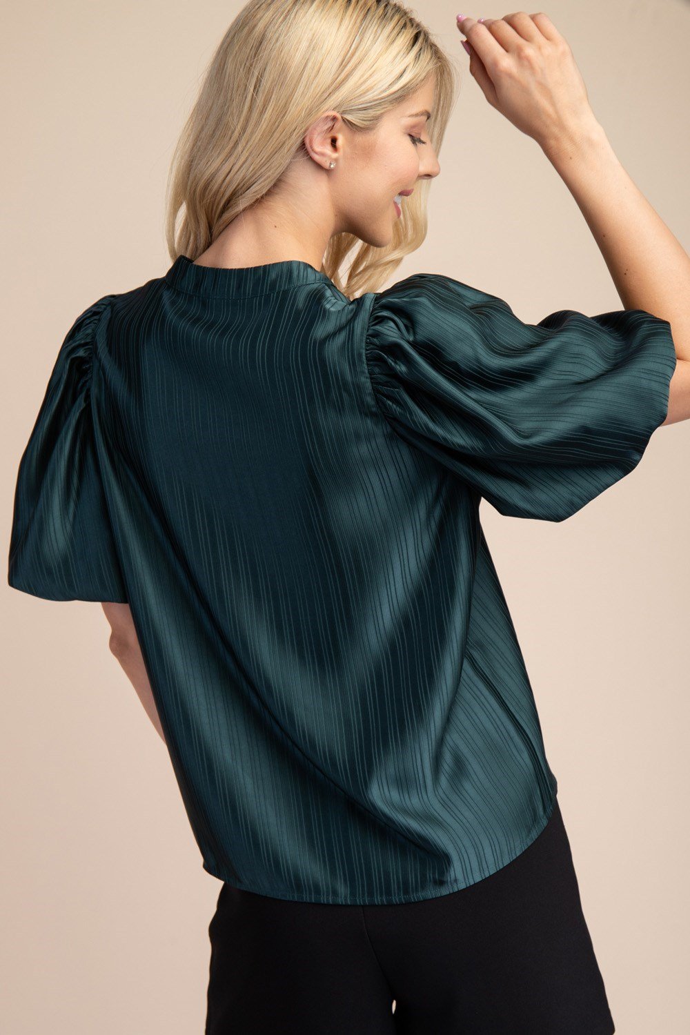 HUNTER GREEN PUFF SLEEVE TOP from Raggdoll Boutique, perfect for summer outfits Texas and trendy coastal style.