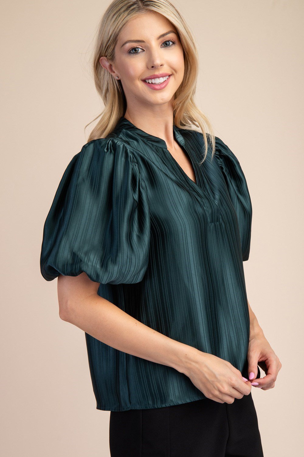 HUNTER GREEN PUFF SLEEVE TOP from Raggdoll Boutique, perfect for summer outfits Texas and trendy coastal style.