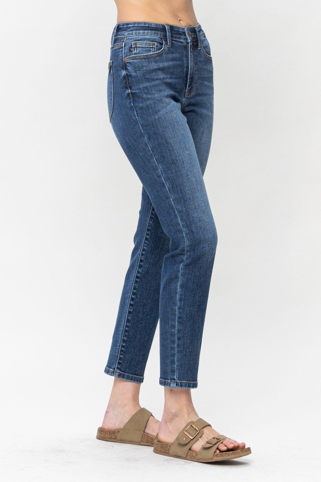 JUDY BLUE HW SHIELD BACK POCKET SLIM-DARK jeans styled with trendy coast-inspired accessories at Raggdoll Boutique.