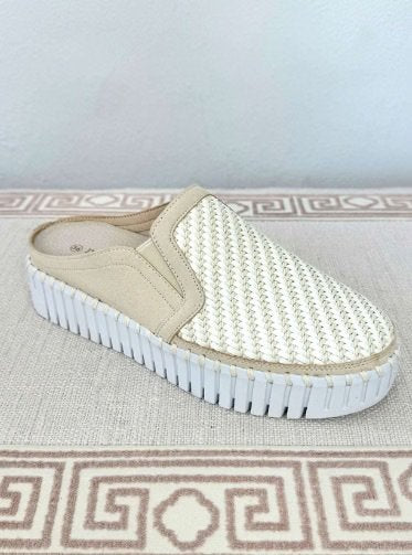 KIT FLATS SLIP-ON TULIPS by ILSE JACOBSEN U0025 from Raggdoll Boutique, perfect for trendy coastal style.