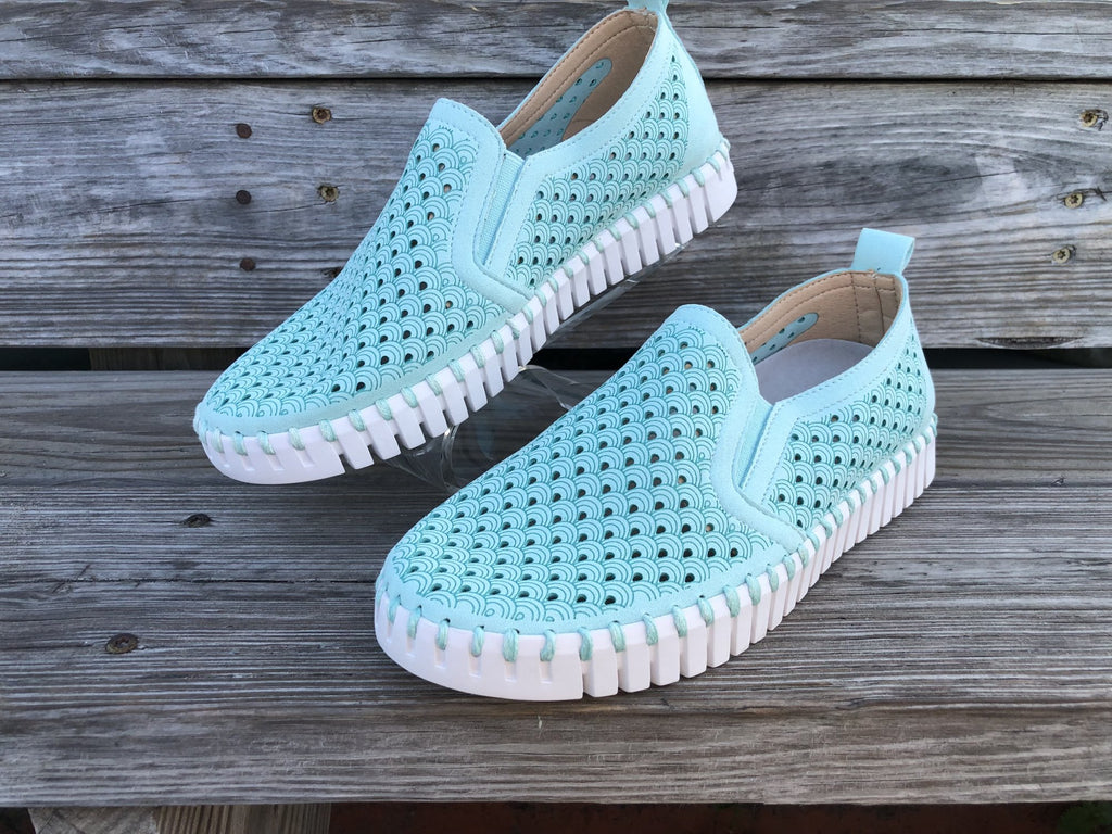 SAPPHIRE TULIPS by ILSE JACOBSEN 140 trendy boutique shoes in aqua color, perfect for summer outfits Texas at Raggdoll Boutique.