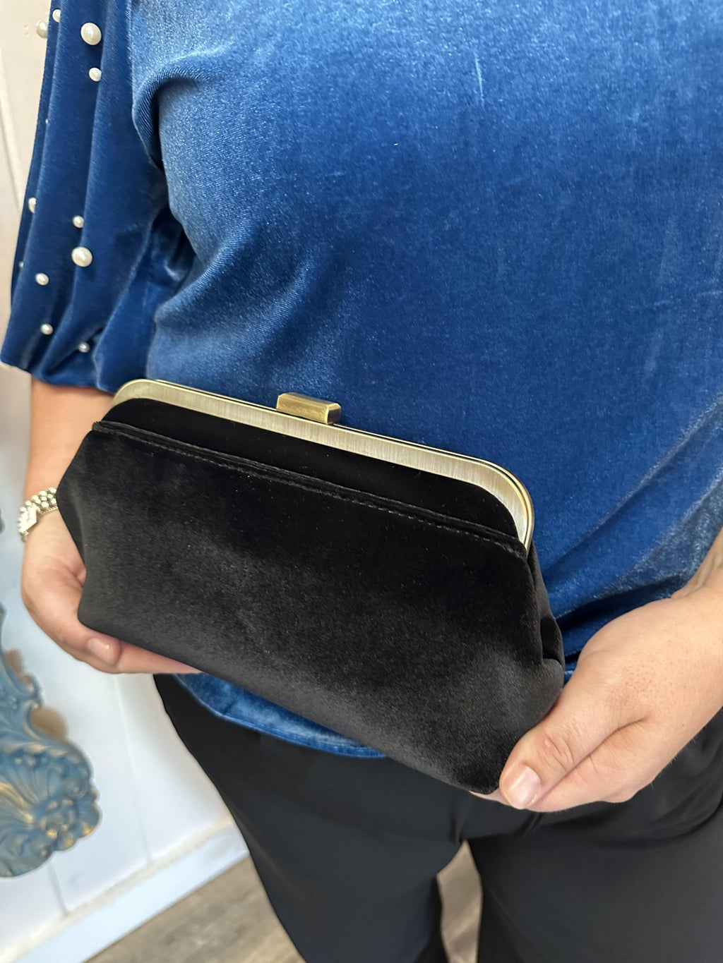 Black Velvet Vivie Wristlet