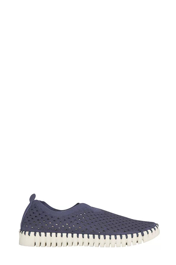 DARK INDIGO TULIPS by ILSE JACOBSEN 139, trendy boutique shoes, perfect for summer outfits Texas at Raggdoll Boutique.