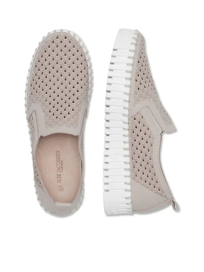 Ilse Jacobsen Tulip slip-on shoes in light beige with perforated upper, perfect for coastal boutique clothing styles.