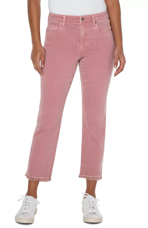 LIVERPOOL KENNEDY CROP STRAIGHT WITH FRAY HEM-ANTIQUE ROSE worn by model, showcasing trendy coastal style and summer outfit.