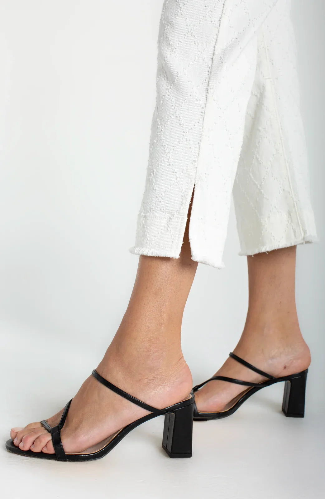 LP Hannah Crop Flare W/ Wide Hem And Slit-White DM