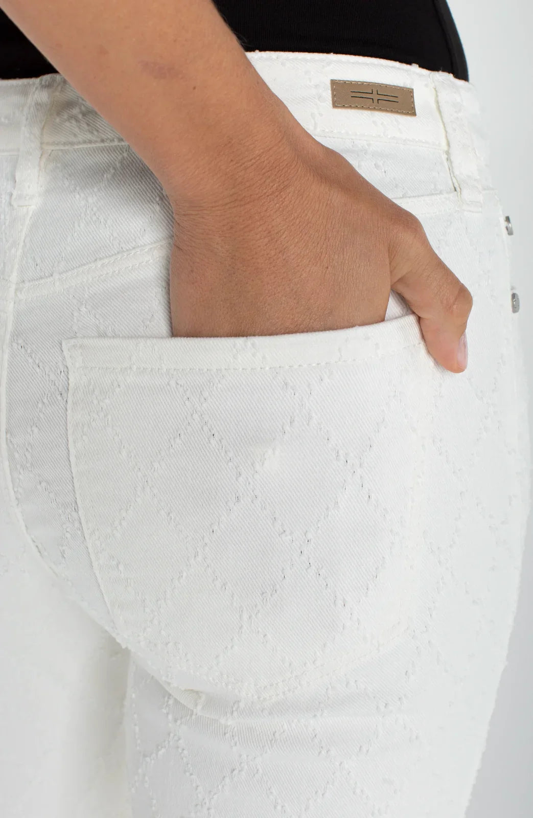 LP Hannah Crop Flare W/ Wide Hem And Slit-White DM