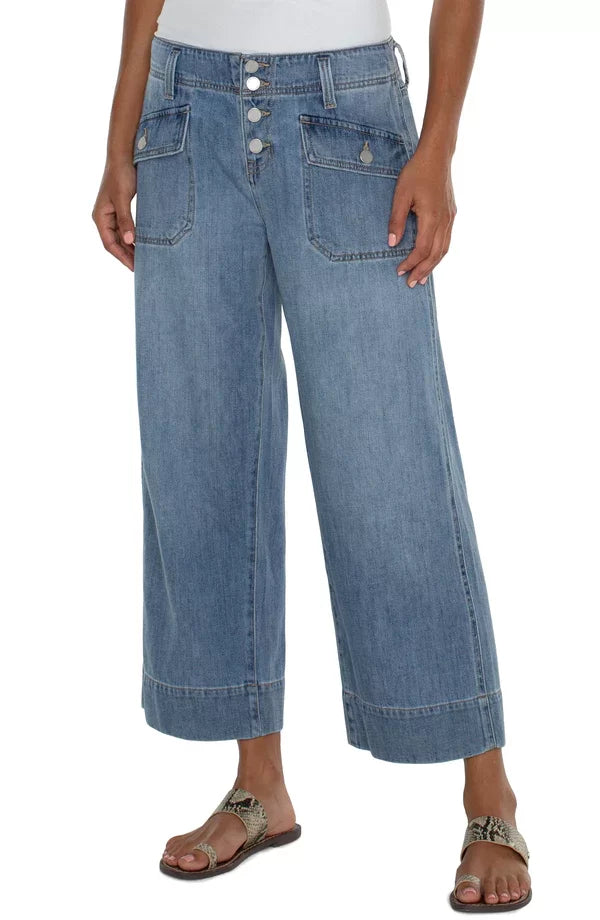 Liverpool Cropped Front Pocket Jeans-Super Stride shown with trendy coastal style in coastal fashion boutique.