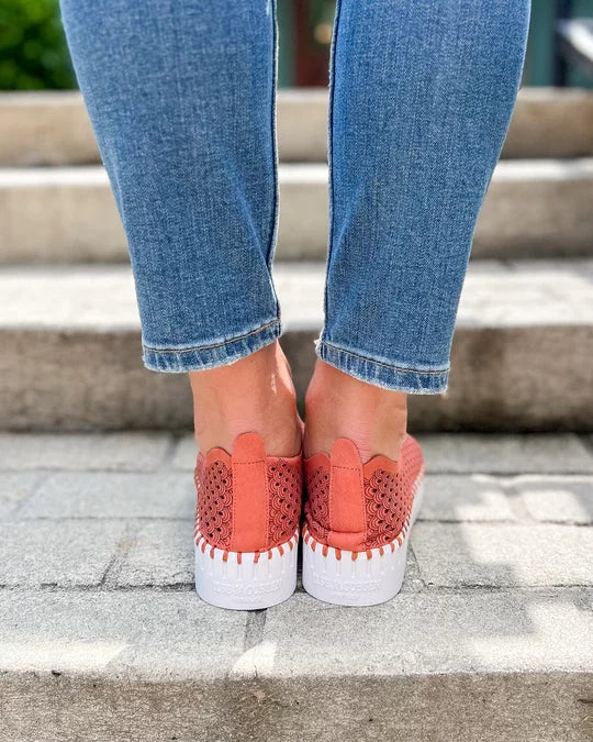 LIGHT BRICK PLATFORM TULIP by ISLE JACOBSEN 3373 seen from behind, perfect for summer outfits from Raggdoll Boutique.