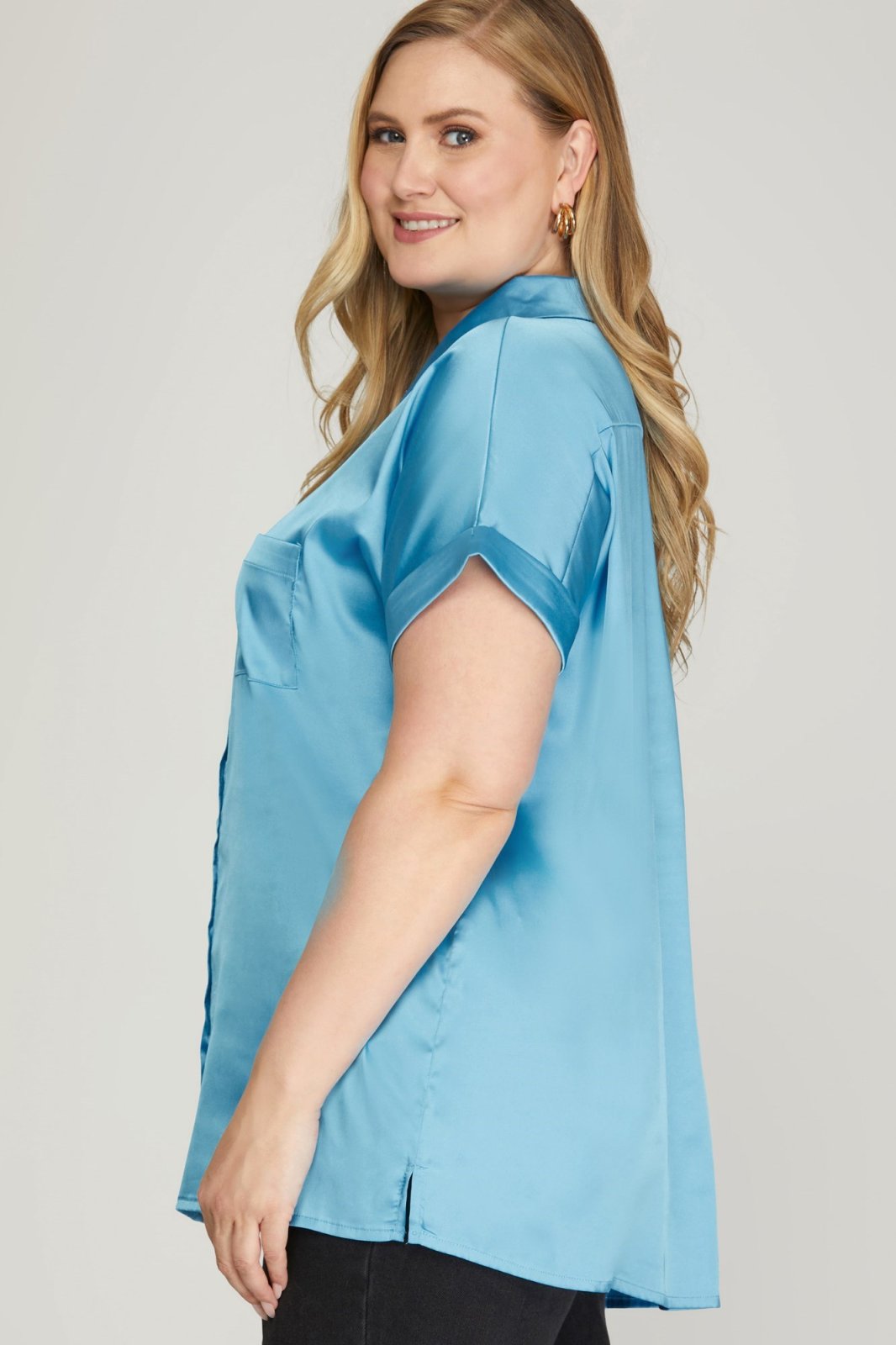 PLUS DIVA BLUE TOP from Raggdoll Boutique, perfect for trendy coastal style and summer outfits in Port Aransas.