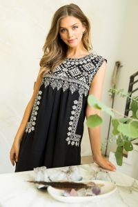 SWEET BLACK AND CREAM EMBROIDERED THML DRESS styled with coastal decor, perfect for summer outfits Texas.