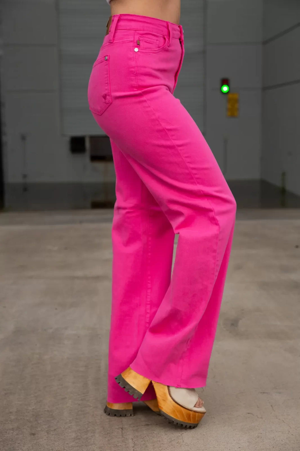 JUDY BLUE HOT PINK DYED 90's STRAIGHT JEAN displayed on model with trendy coastal style.