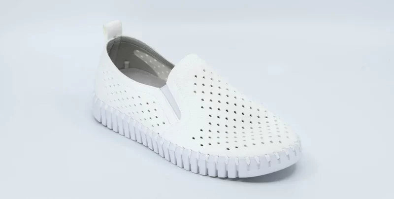 WHITE TULIPS by ILSE JACOBSEN 140 slip-on shoes with breathable design for trendy coastal style