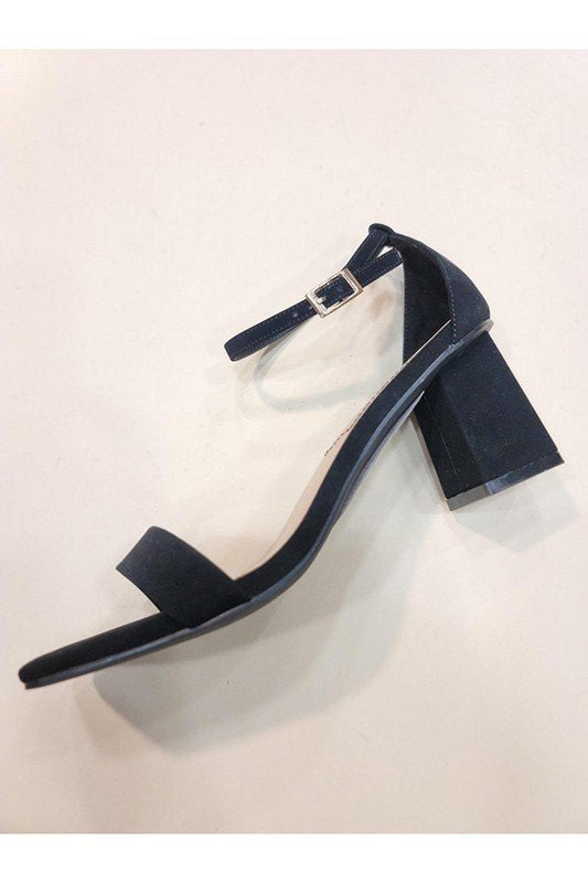 BLACK KICKBACK HEEL from Raggdoll Boutique, chic coastal style for summer outfits in Port Aransas.