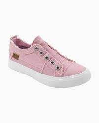 SADIE LIGHT PINK BLOWFISH SNEAKER from Raggdoll Boutique, perfect for trendy coastal style and summer outfits in Texas.