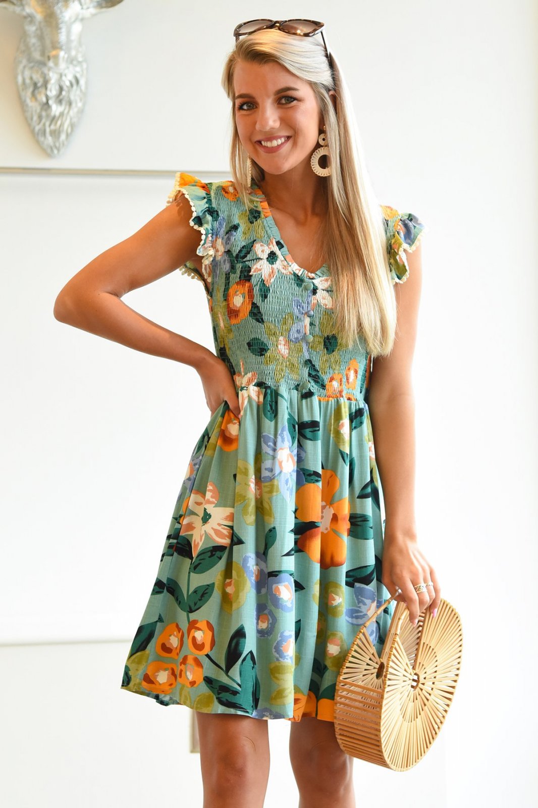 Stylish floral dress perfect for coastal boutique clothing, ideal for tropical vacations. Embrace curvy plus size fashion.