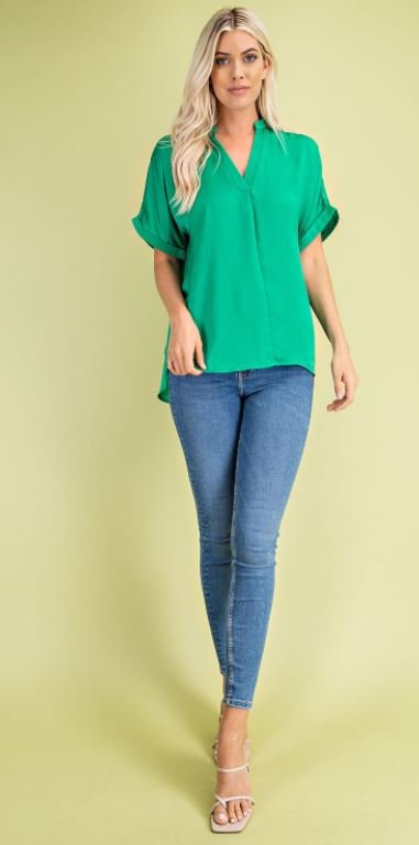 KELLY GREEN DOLMAN SLEEVE TOP worn with jeans, perfect for summer outfits Texas from Raggdoll Boutique.