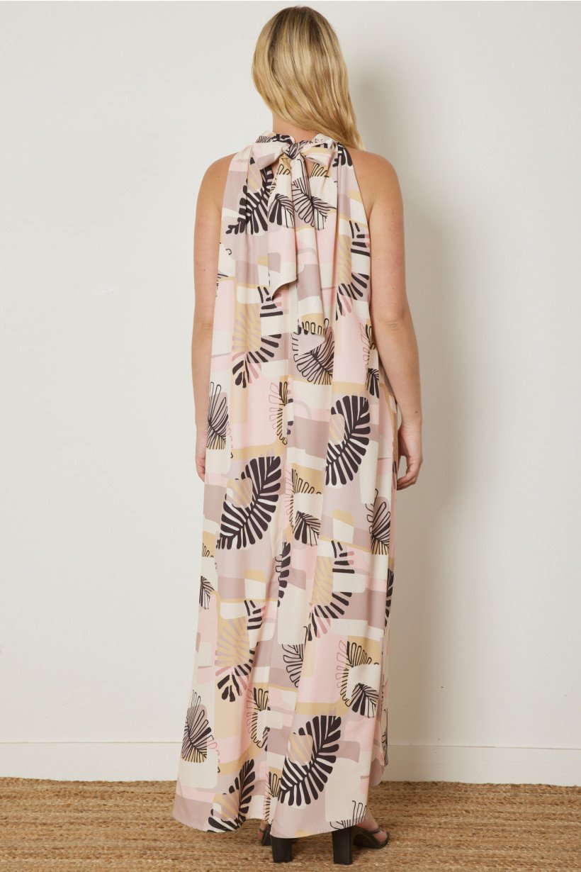 DOSE OF DREAMA MAXI dress showcasing trendy coastal style at Raggdoll Boutique.