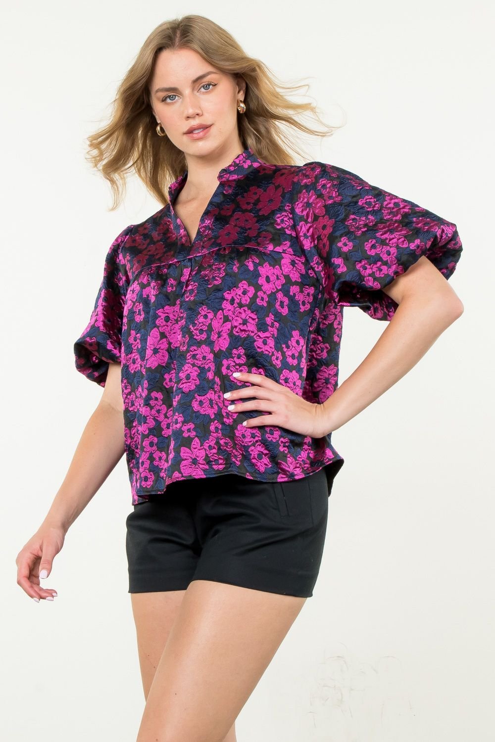 THML navy and fuchsia puff sleeve floral top, perfect for coastal boutique clothing at Port Aransas boutique.