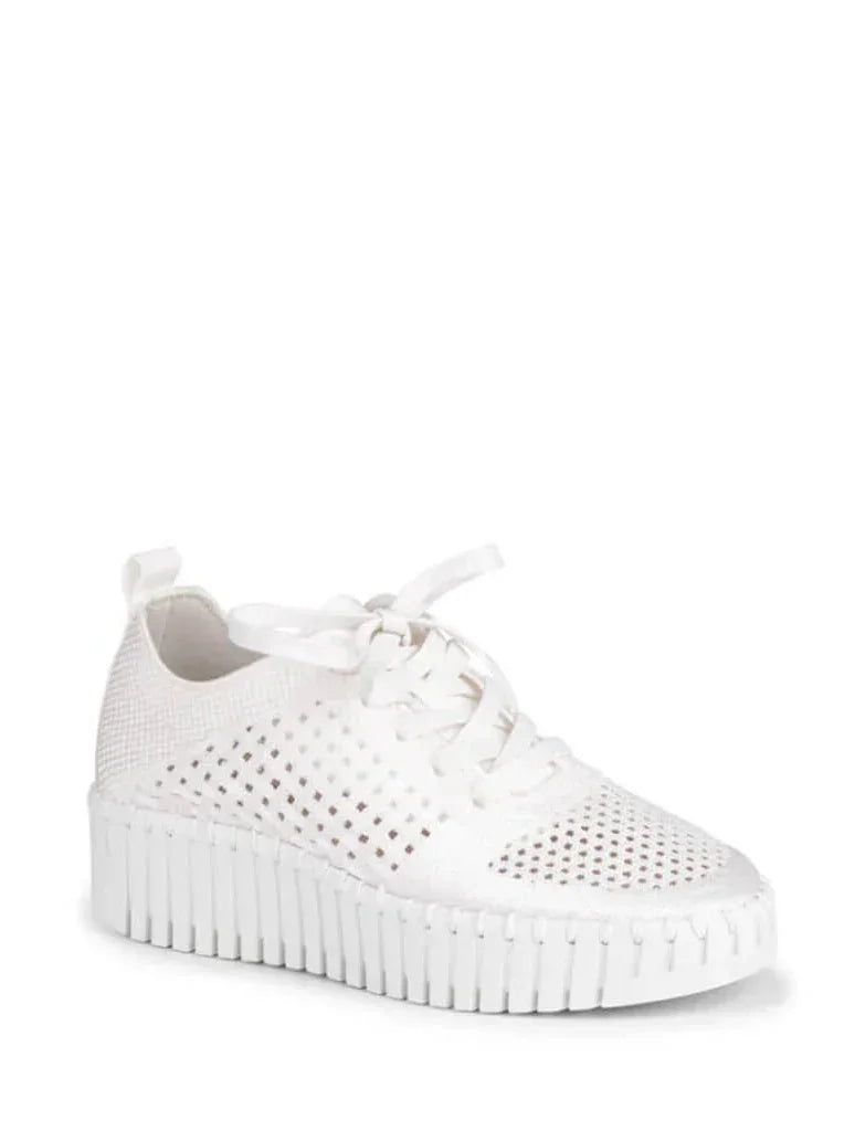 Trendy white lace-up tulip sneakers by Ilse Jacobsen, perfect for coastal boutique clothing and stylish tops for women.