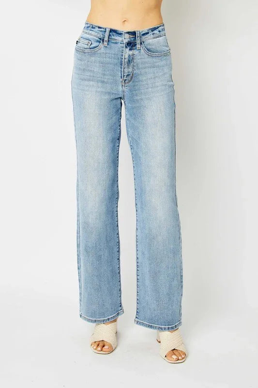 LT JUDY BLUE JEANS high rise straight jeans from Raggdoll Boutique, perfect for trendy coastal style and summer outfits Texas.