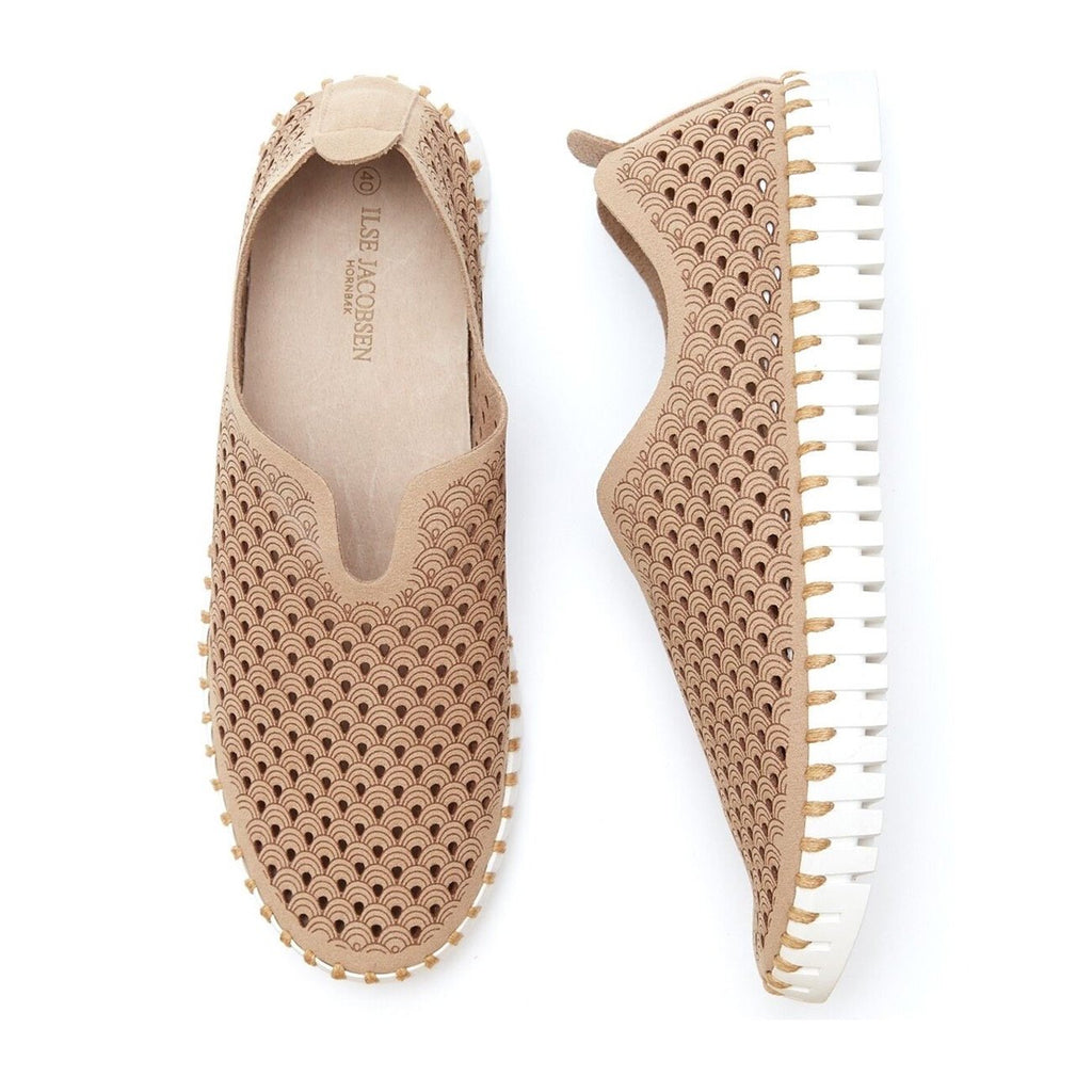 LATTE TULIPS by ILSE JACOBSEN 139 boutique shoes for trendy coastal style at Raggdoll Boutique.