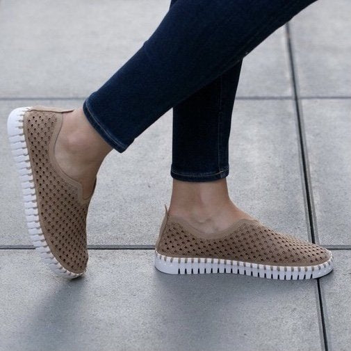 LATTE TULIPS by ILSE JACOBSEN 139 fashionable boutique shoes from Raggdoll Boutique for trendy coastal style.