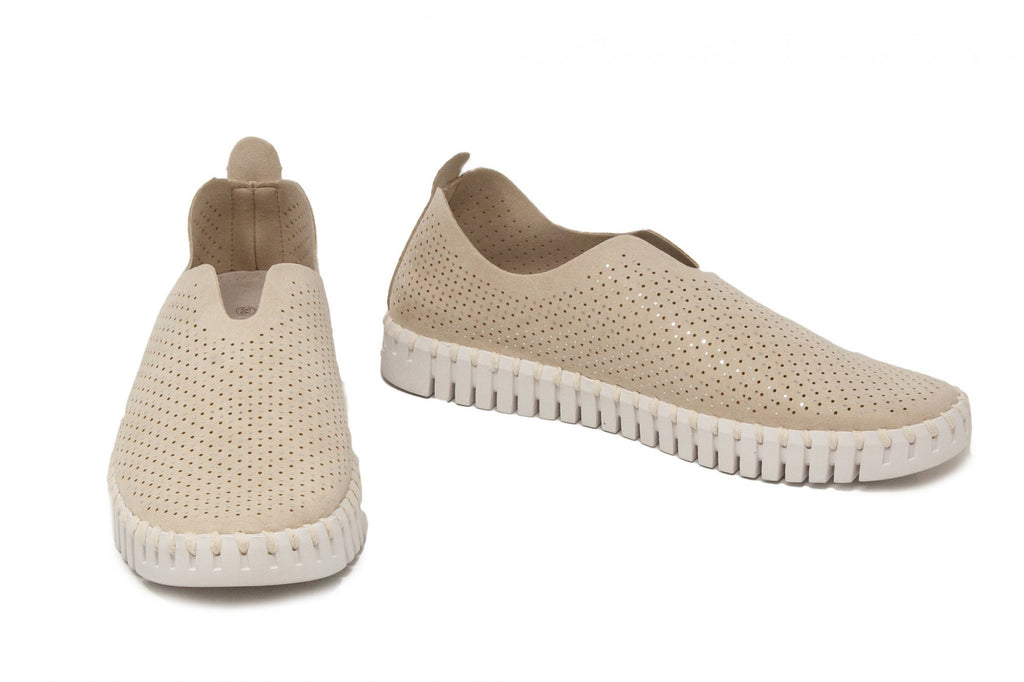 KIT TULIPS by ILSE JACOBSEN 139 beige slip-on shoes with perforated design, perfect for summer outfits Texas.