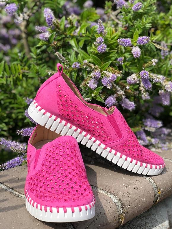 ROSE VIOLET TULIPS by ILSE JACOBSEN 140 pink slip-on shoes perfect for summer outfits Texas and coastal fashion boutique.