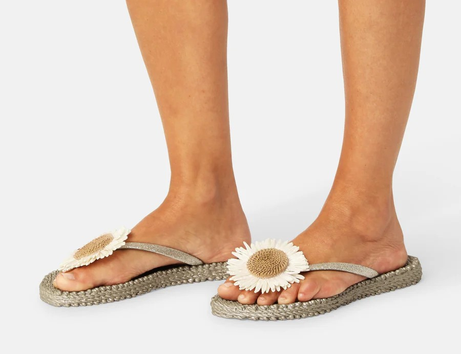 Cheerful Flip-Flop w/ Flower by Ilse Jacobsen-Platin 780A