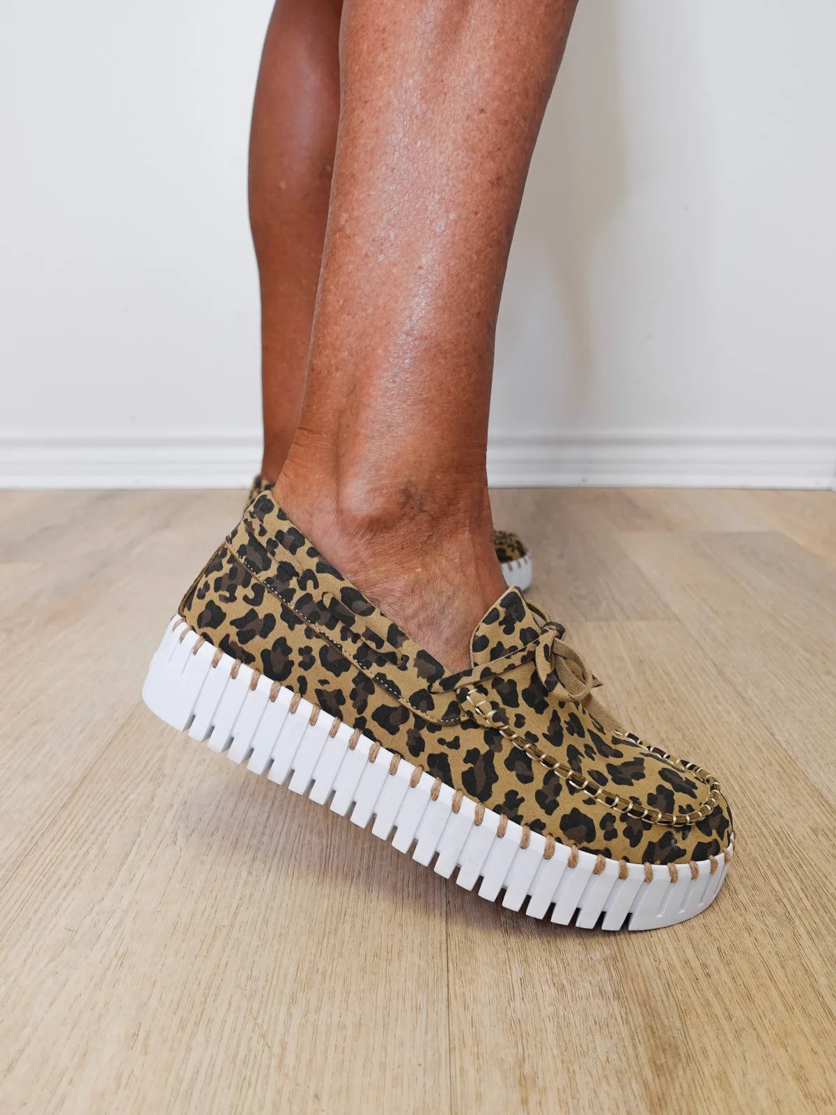 Leo Platform Loafer- Latte Tulip 3073
