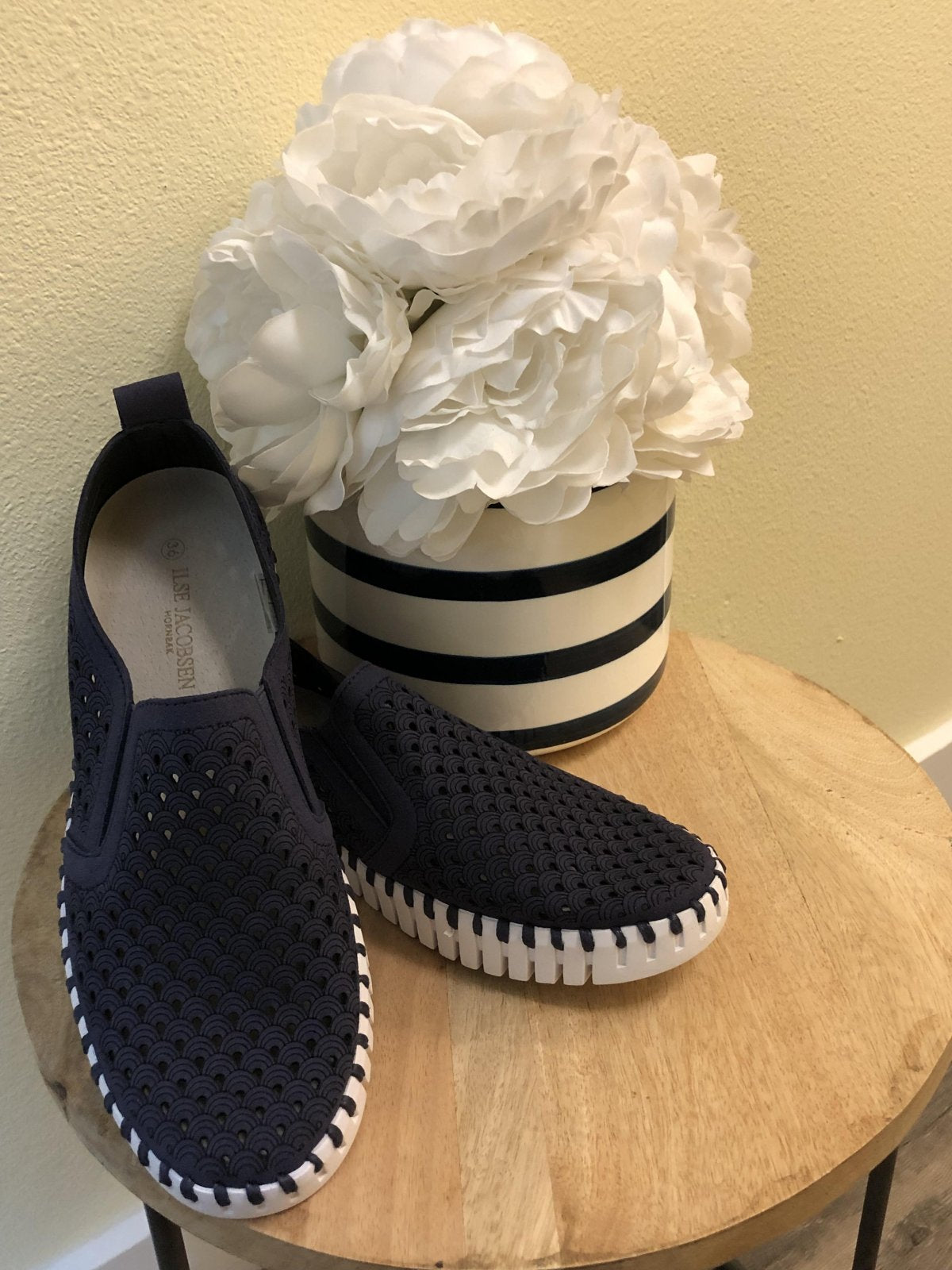 NAVY TULIPS by ILSE JACOBSEN 140 on wood table next to white flowers, trendy coastal style from Raggdoll Boutique.